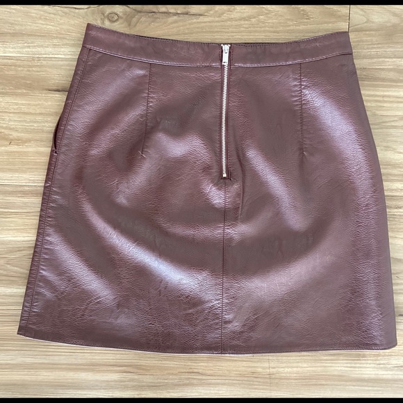 Zara Skirt - Picture 2 of 6